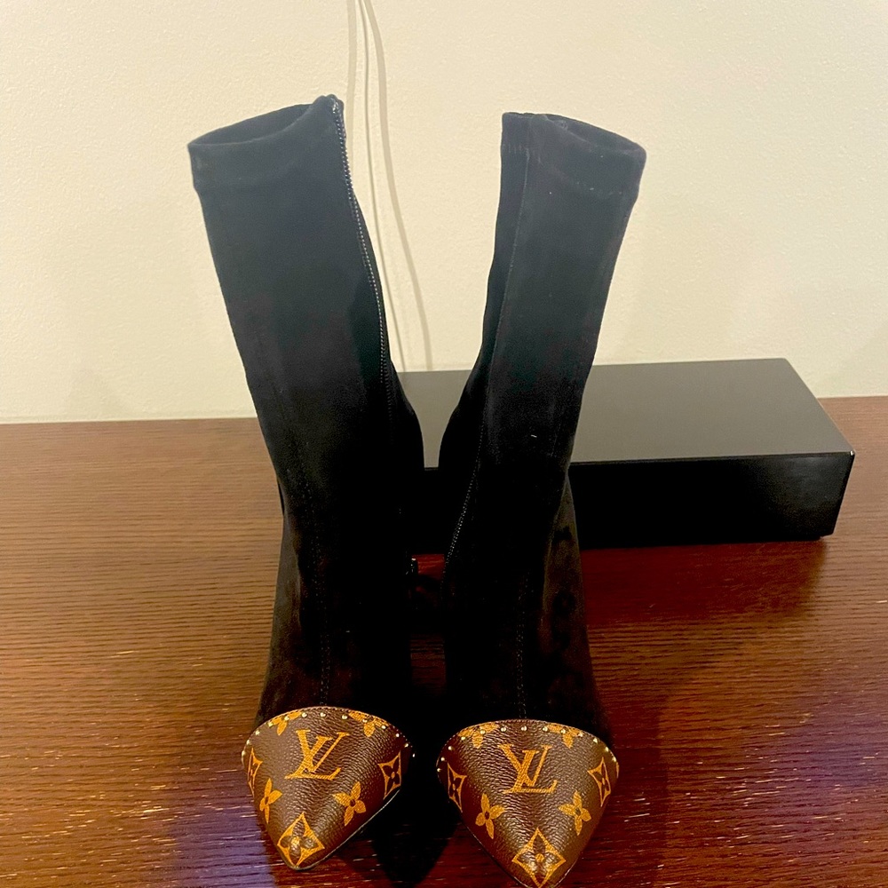 Louis Vuitton Ankle Boot Emblem toe size 41